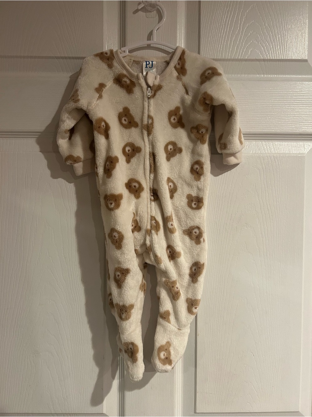 Bundle of 2 footed sleeper! Sizes 3-6 months